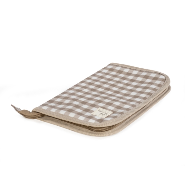 walking-mum-θήκη-βιβλιαρίου-Caetana-mpez-1-littlebox.gr