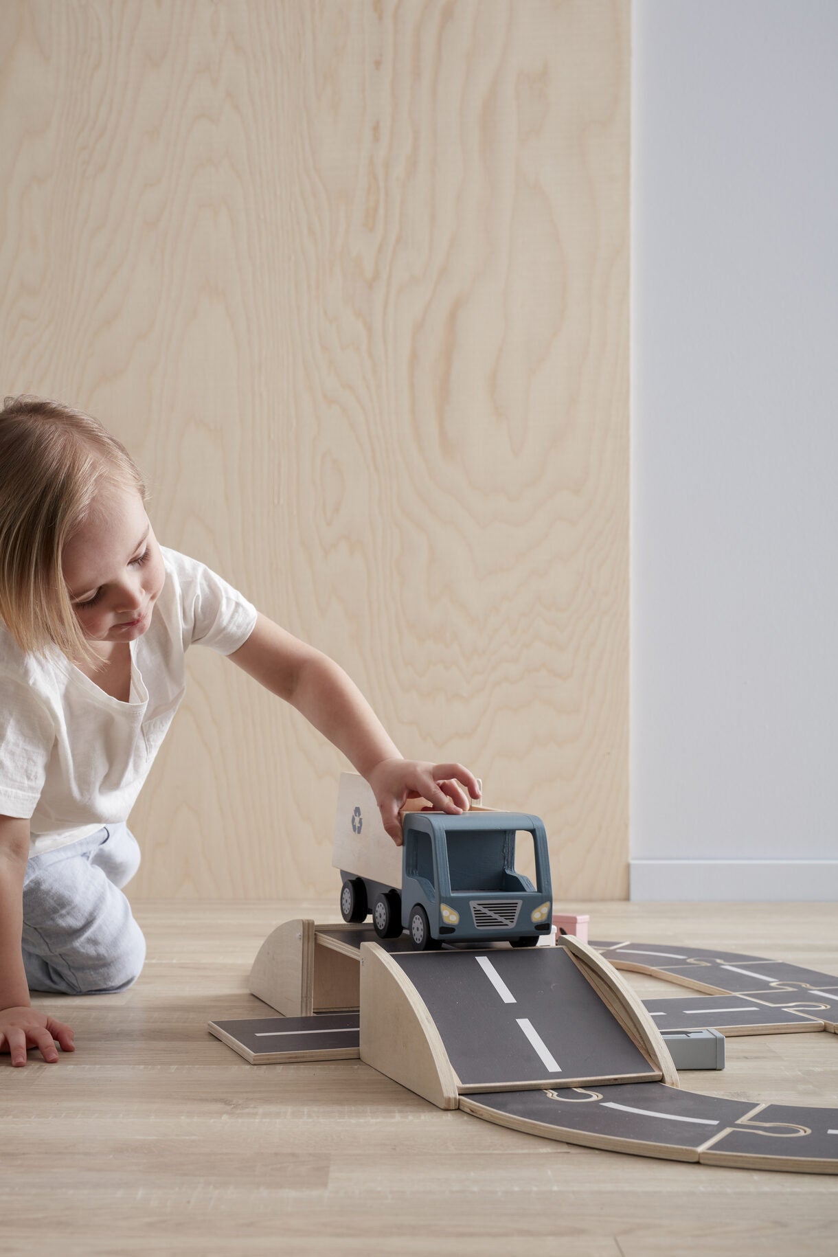 kids-concept-ξύλινο-σκουπιδιάρικο-aiden_1_littlebox.gr