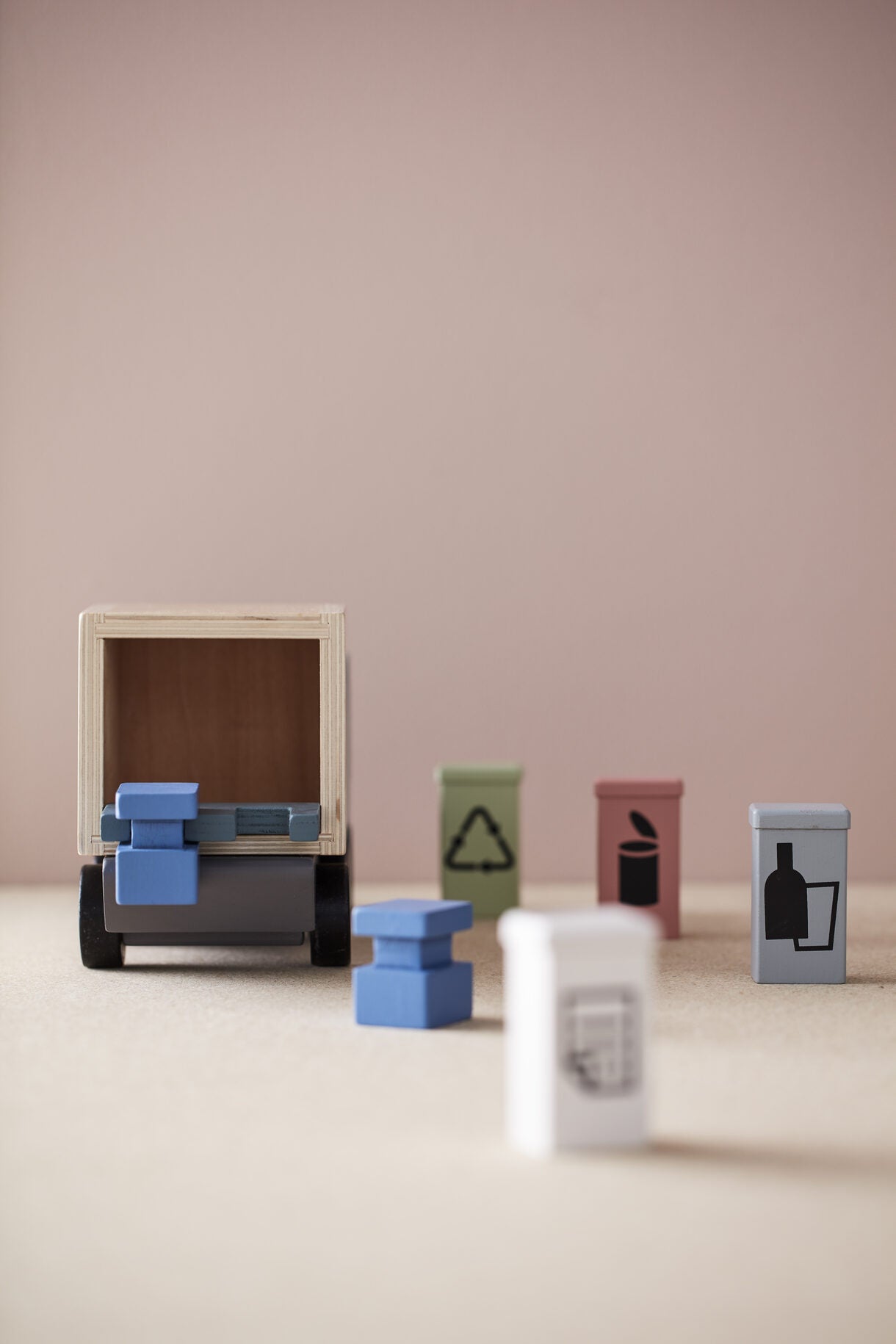 kids-concept-ξύλινο-σκουπιδιάρικο-aiden_5_littlebox.gr