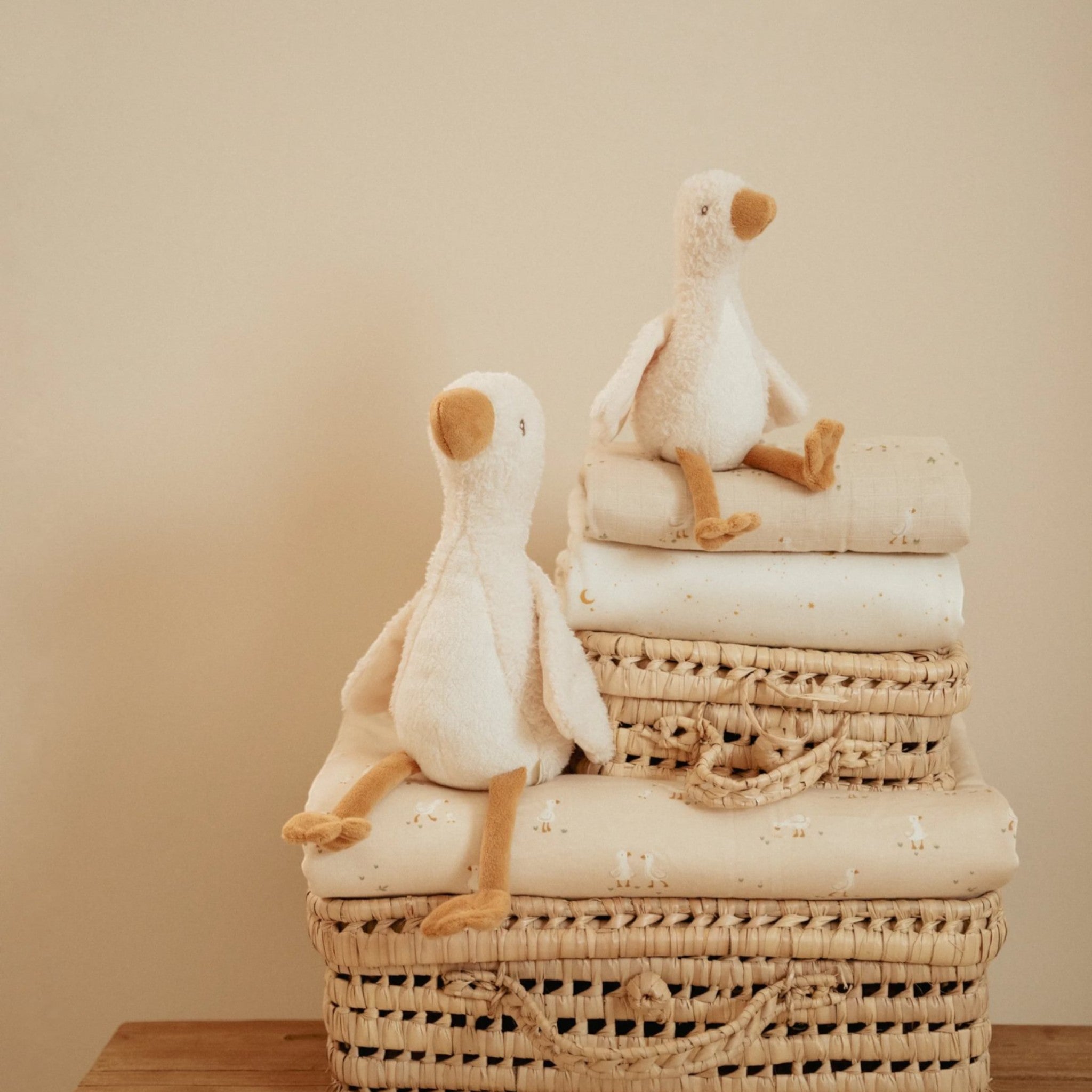 Little Dutch Υφασμάτινο κουκλάκι Little Goose GRS 25εκ. - Image 6